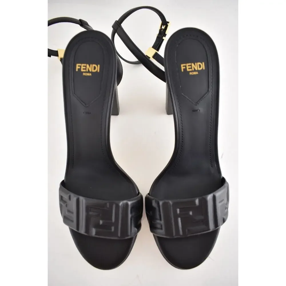 Fendi delfina sandal